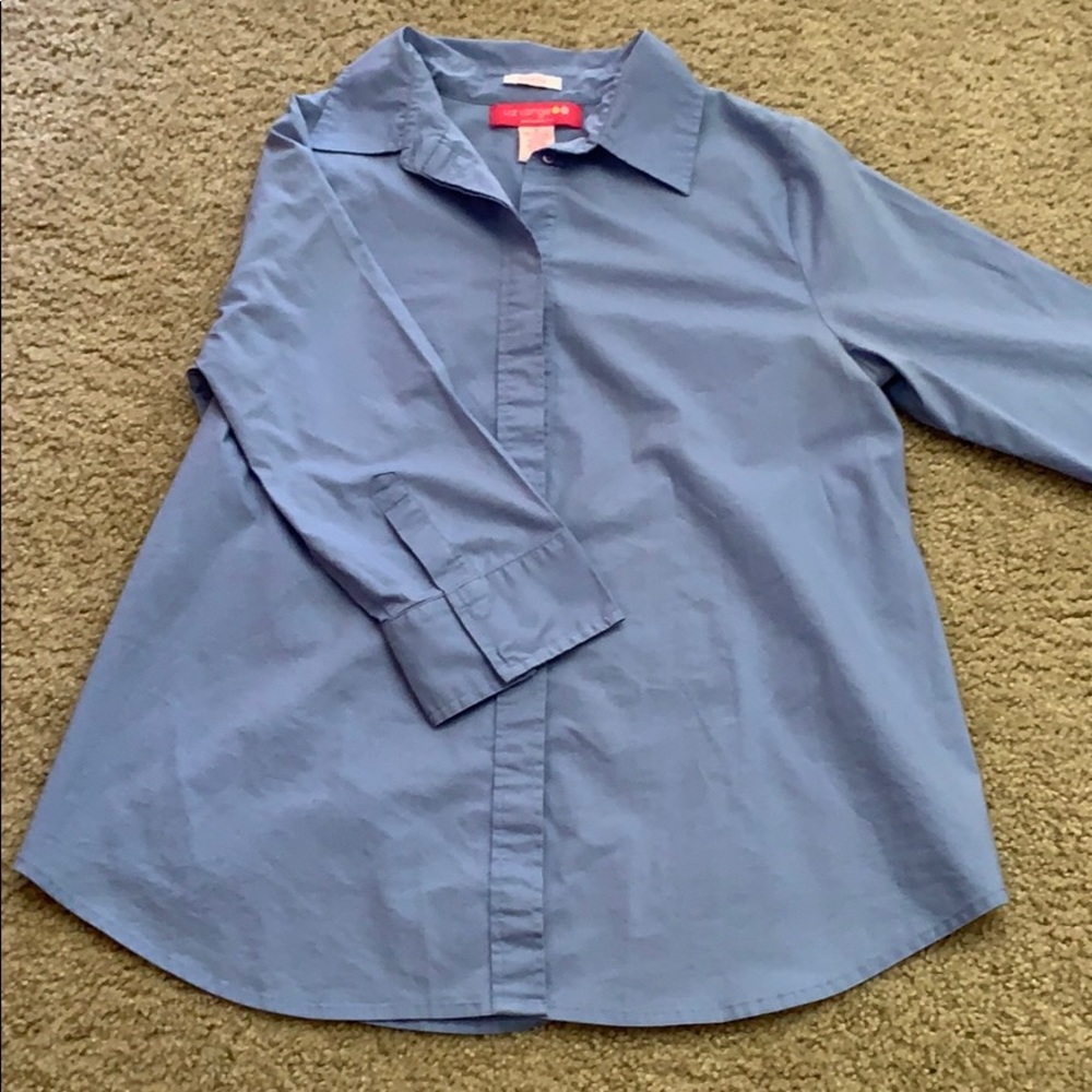 Liz Lange maternity shirt